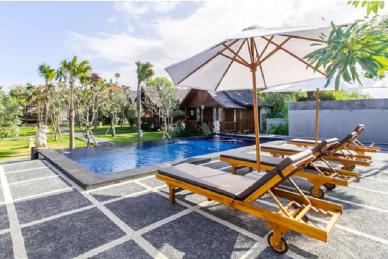 Sunny Surfer Wooden Cabin, 10 beautiful villas in Bali under SGD 100