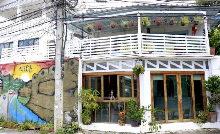 Floating House, 8/3 Samlan Rd., Soi6, T.Prasingh, A.Muang, 50200 Chiang Mai, Thailand