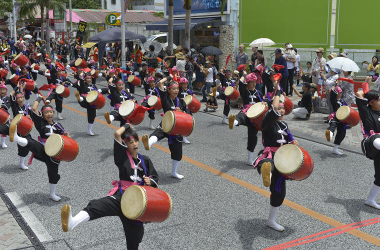 A group of ten thousand Eisa dancer, Top things to do in Okinawa