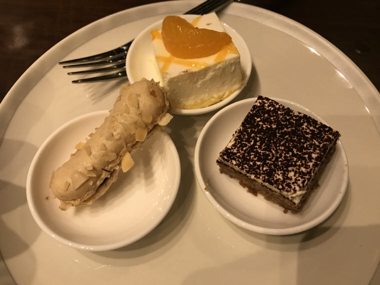 Other desserts, SilverKris Lounge, Changi Airport T3
