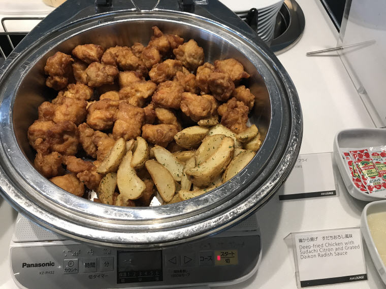 Fried Chicken and Wedges, ANA Lounge, SQ 633 A350 Business Class Experience Tokyo - Singapore