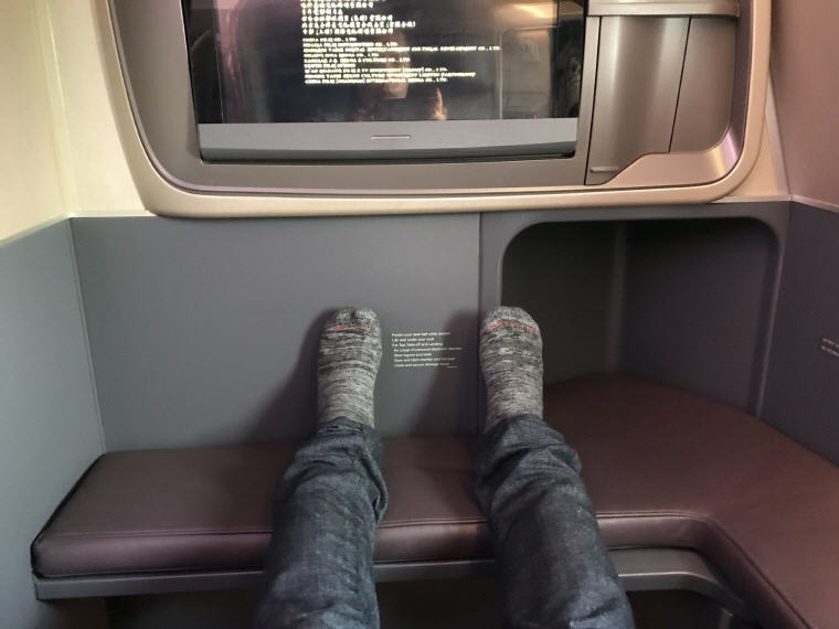 Full leg stretch, Seat 11K, SQ 633 A350 Business Class