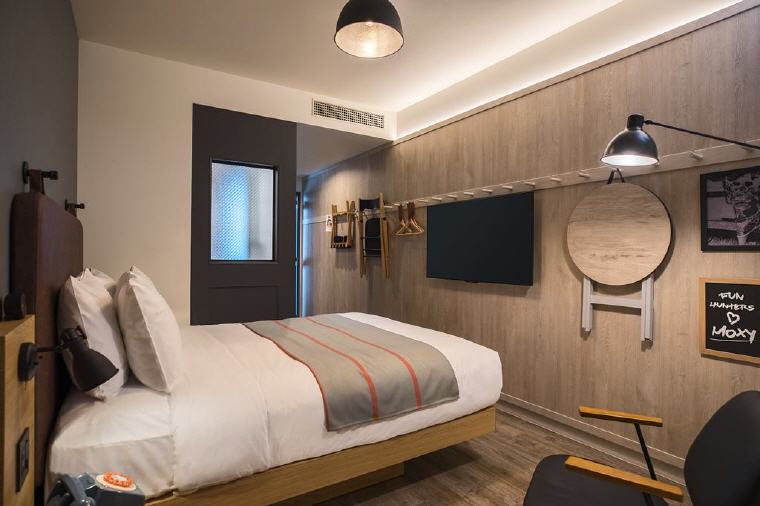 Sleeper Queen Room, MOXY Osaka Honmachi, Hotel Review